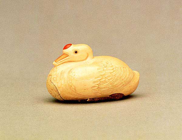 Ivory snuff bottle in the shape of a goose
