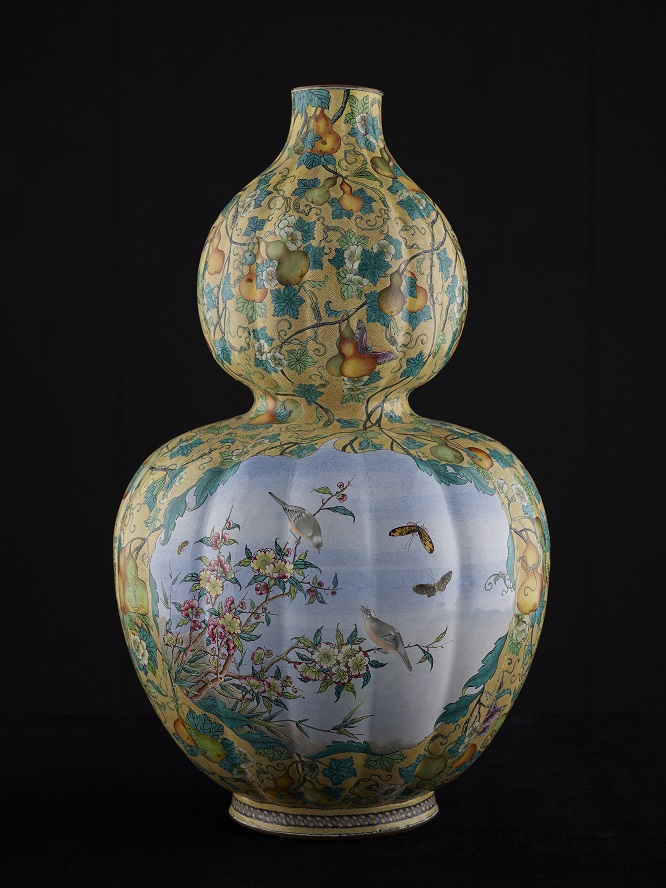 銅胎畫琺瑯開光花鳥紋葫蘆瓶