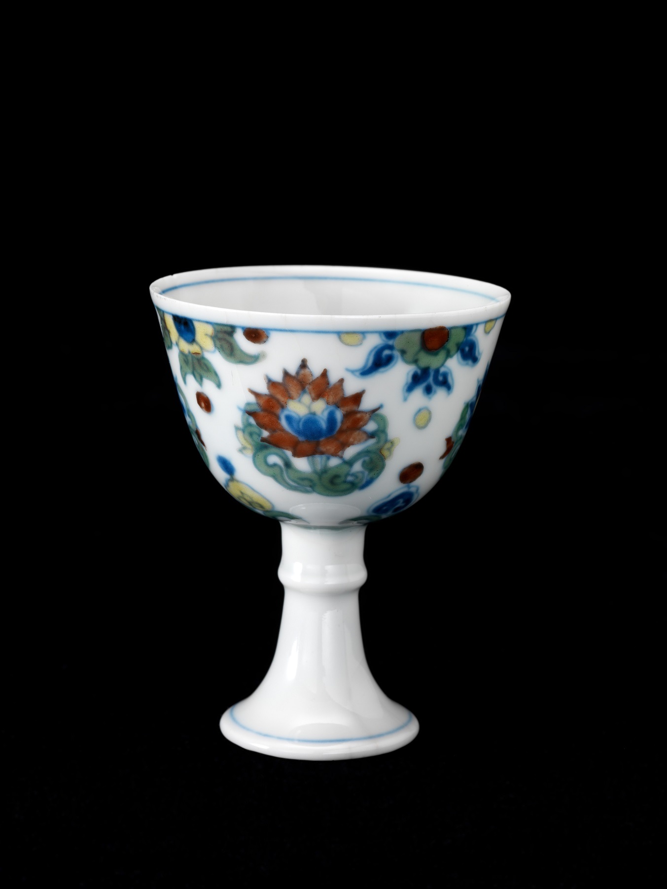 鬥彩蓮花紋高足杯