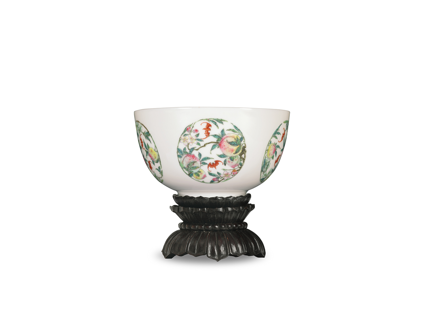 Bowl with bat and peach design in fencai enamels<br> Six-character mark of Yongzheng and of the period (1723 – 1735), Qing dynasty
